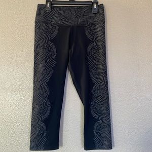 NIKE dryfit capri leggings size small
